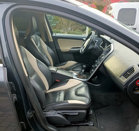 Volvo XC 60 cena 45000 przebieg: 338000, rok produkcji 2011 z Tuszyn małe 436